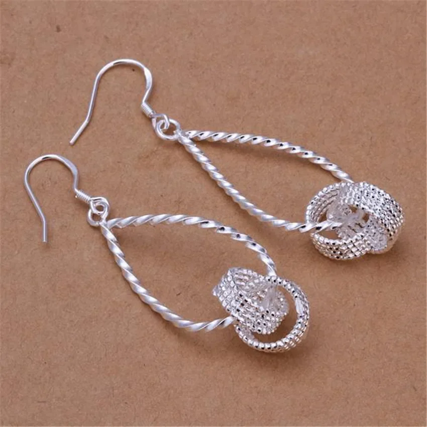 Brincos Femininos de Prata 925 – Design Elegante e Sofisticado - Imagem 2