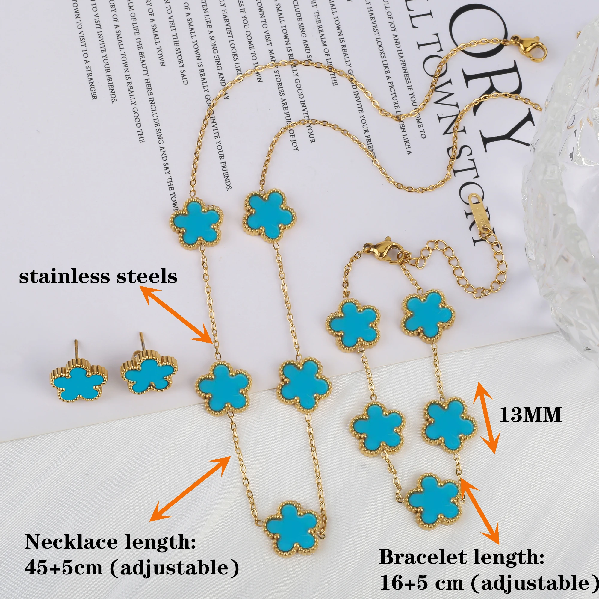 Conjunto de Joias Feminino 3 Peças – Colar, Pulseira e Brincos com Flores e Trevo - Imagem 4